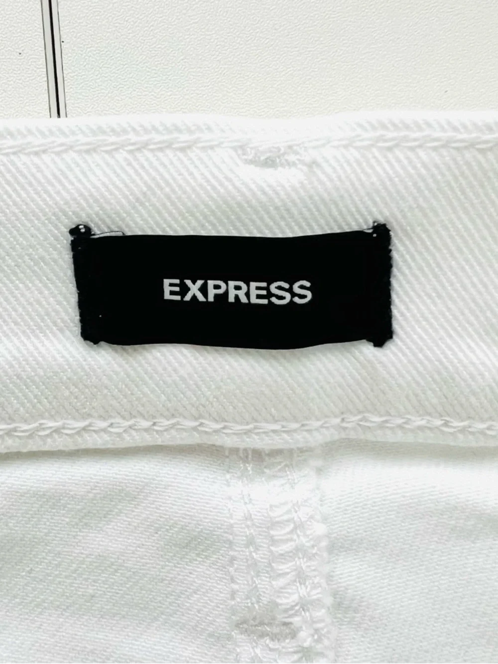 Express White High-Rise Straight Leg Distressed Ankle Jean Size 12L